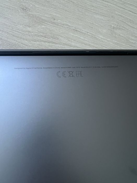 MacBook Pro 15” 2018 A1990 uszkodzony