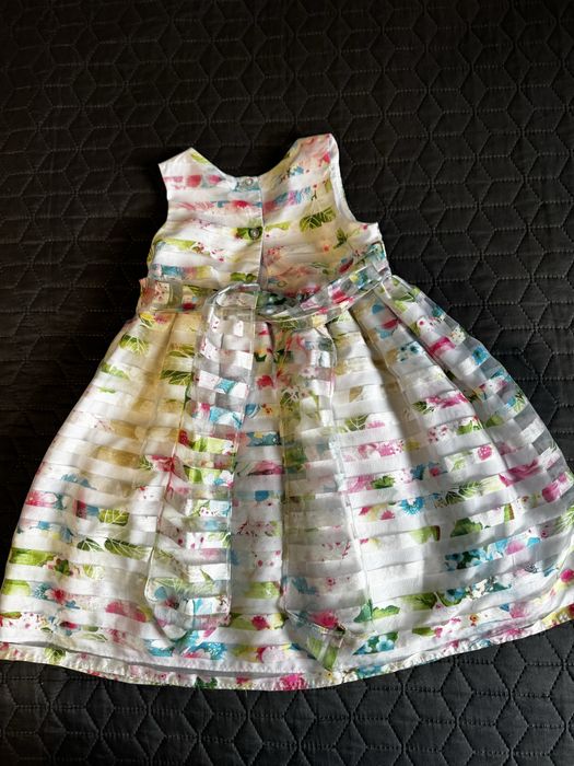 Святкова сукня у квіти