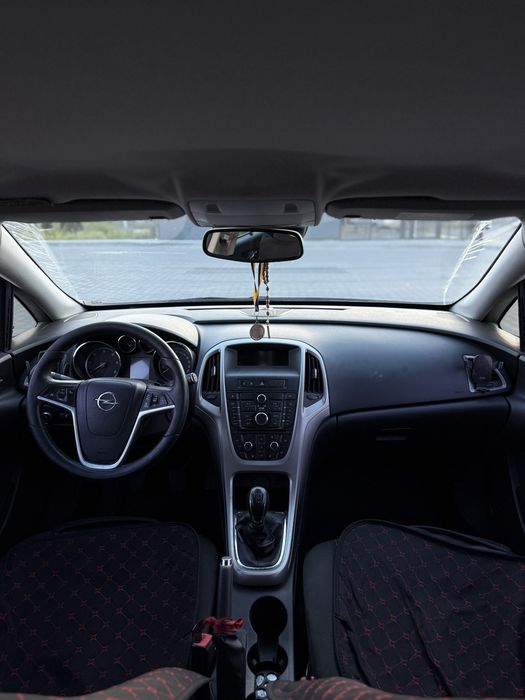 Opel Astra J Hatchback