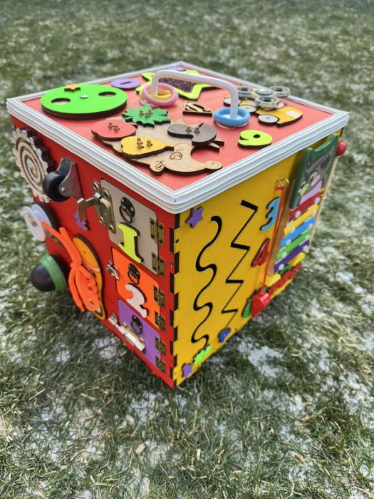 Бізікуб 30х30см для концентрації уваги дитини та дрібної мотроики