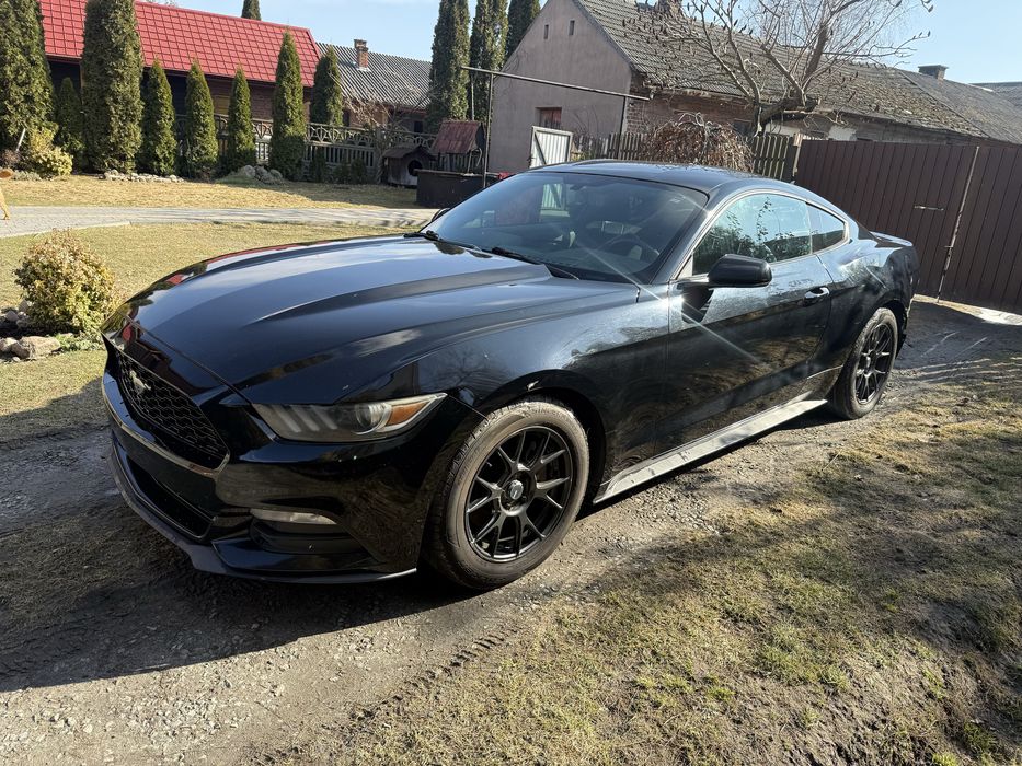 Ford Mustang 3.7 V6 2016r