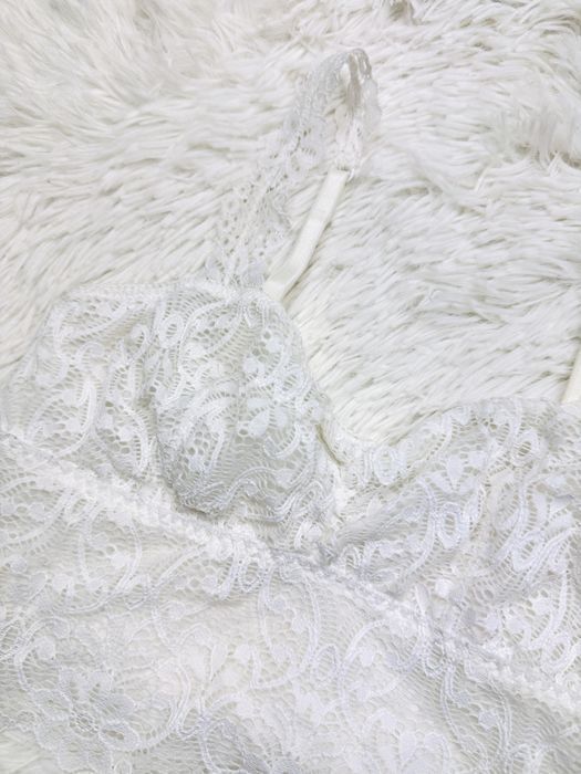 Biustonosz miękki koronka XS 34 biały