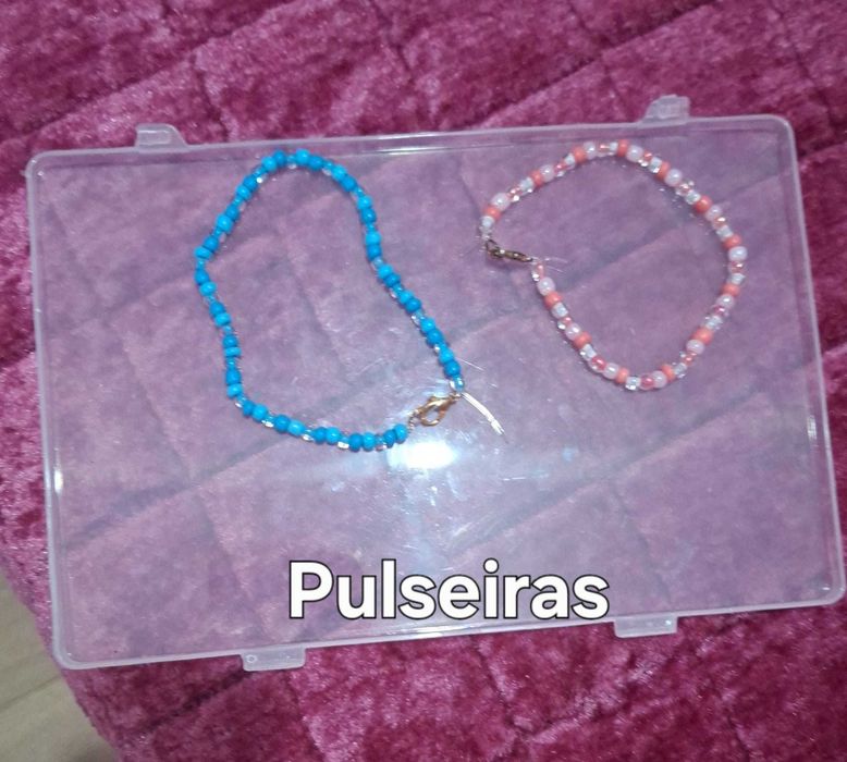 Pulseiras, Brincos e Colares com missangas