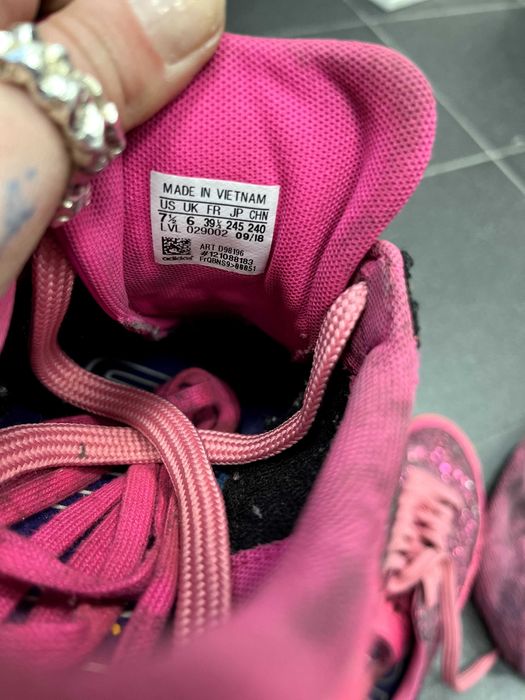 Adidas cekinowe na platformie