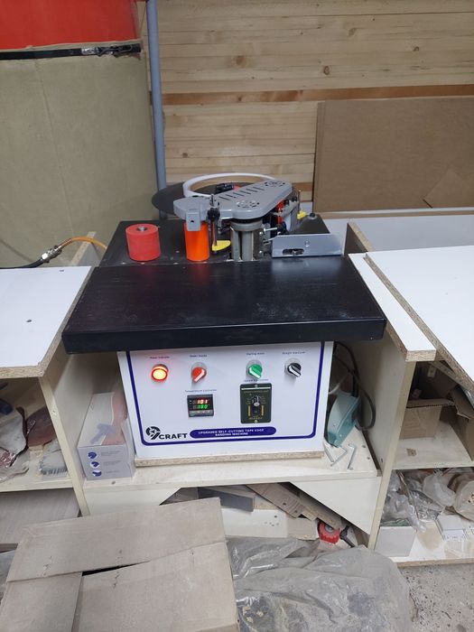 Кромкооблицювальний станок. Кромкооблицовочный станок