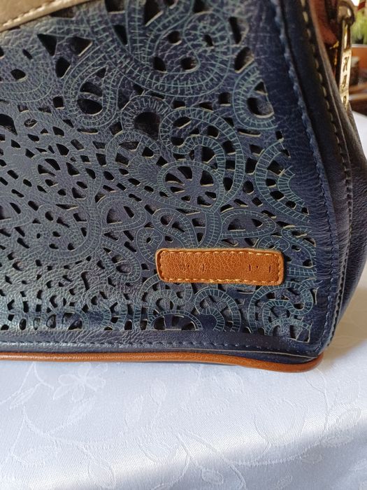 Torebka z ażurowym wzorem