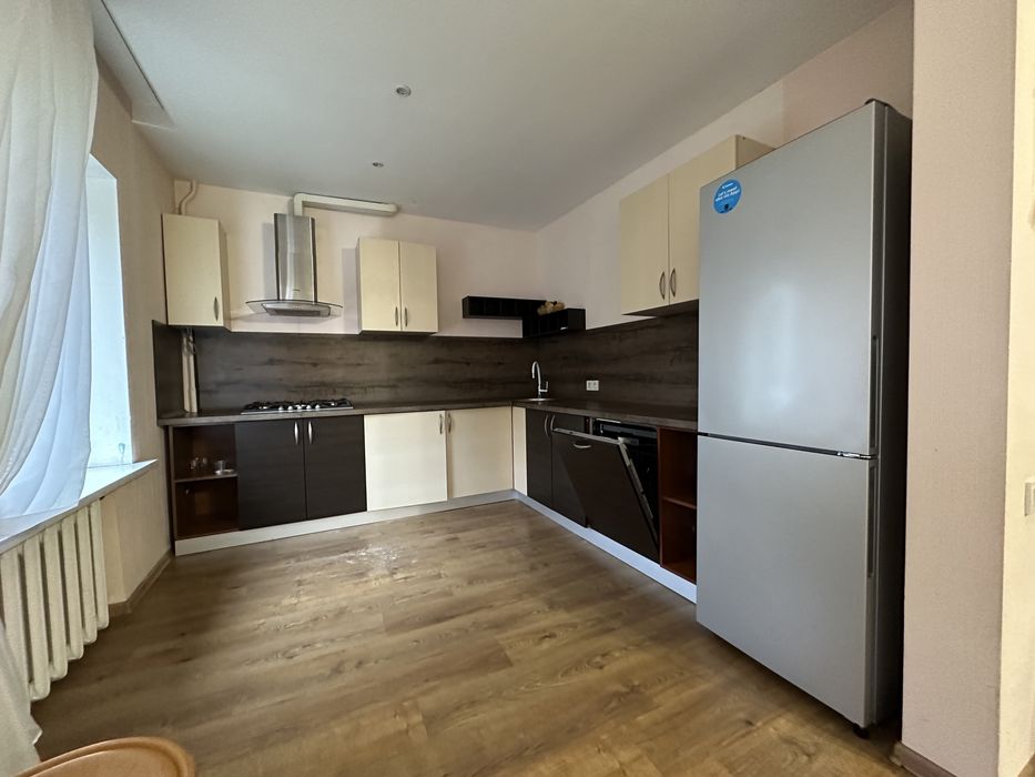 Здається 3 кімнатна квартира, парк Шевченко, вул. С. Єфремова