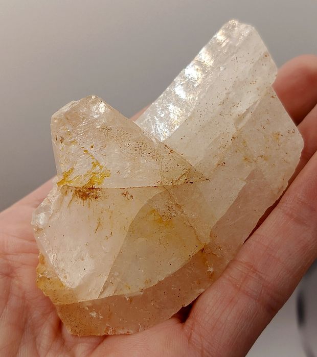 Kalcyt Czatkowice kamień minerał piękny połysk