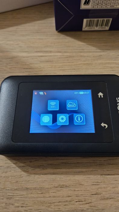 Mobilny Router 4G+ do 300Mb/s z dotykowym wyświetlaczem - Strong