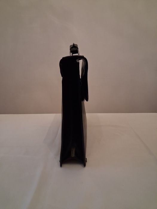 Pasta  em pele genuina Bugaty