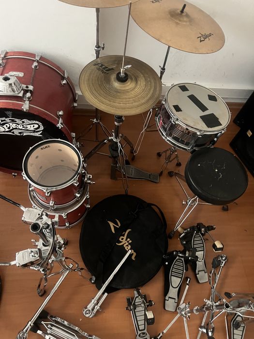 Bateria Mapex Série Pro M Completa com Pratos Zildjian ZBT