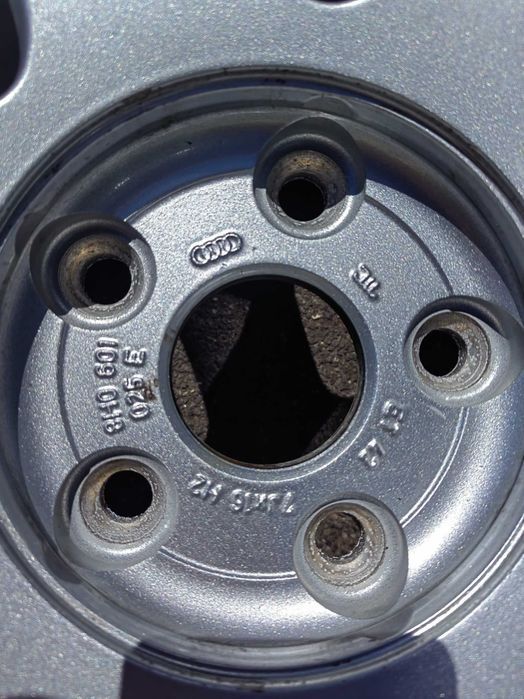 16" Audi A4 B5 B6 B7 8H0 Małysz Z kapslami S-Line VW Sharan Golf Gti Caddy Touran Skoda Octavia Superb Eos OEM ORYGINAŁ Audi NR76