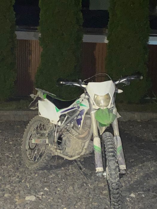 Стан 9/10 нормально иде