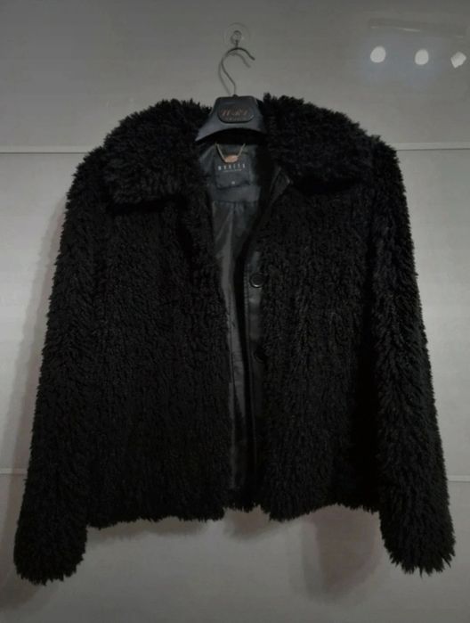 Sztuczne futerko czarne Mohito rozmiar 32