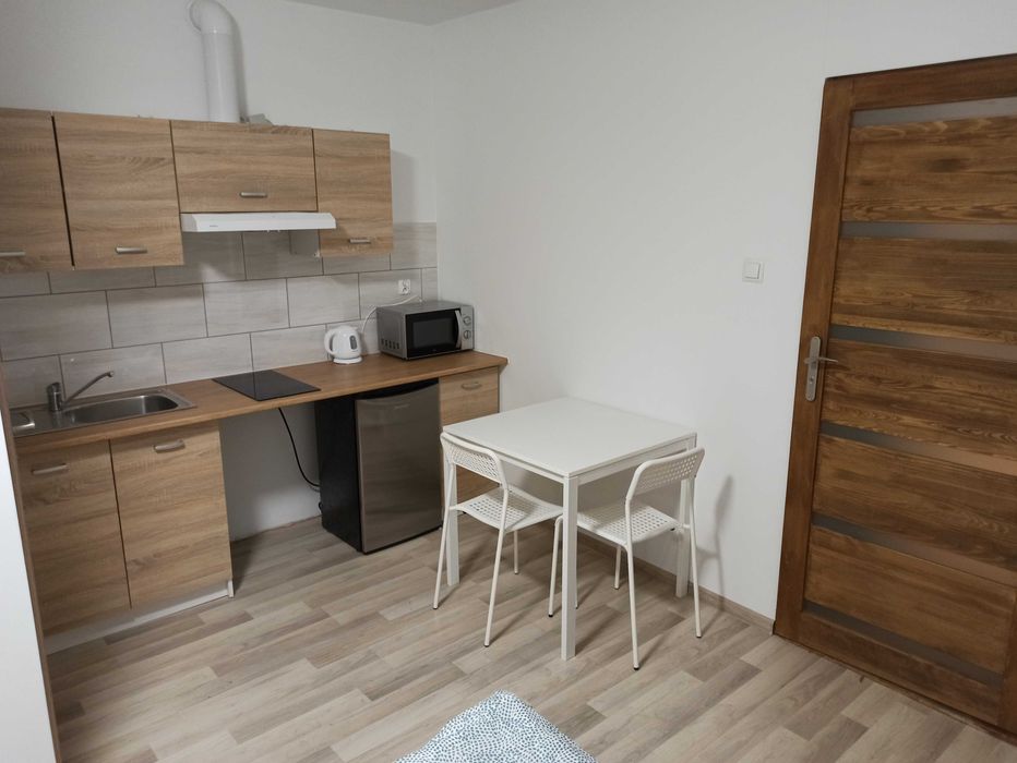 Wynajem pokój własna łazienka i aneks kuchenny habitacion Кімната