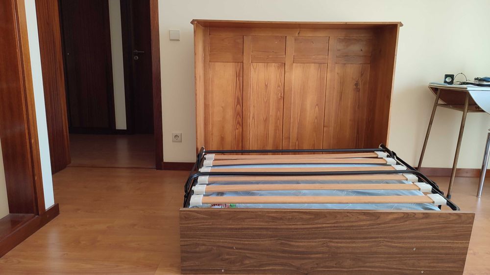 Cama dobrável portátil - lugar e meio - com armário madeira