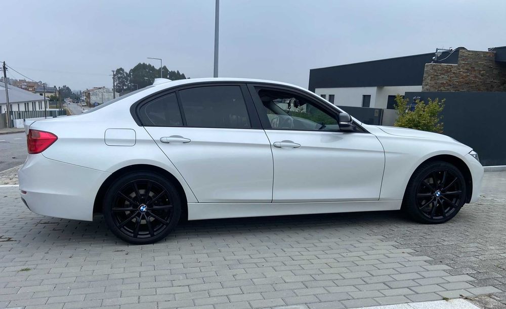 **Para vender até ao fim de semana** BMW 316d F30 De 2012 foto 2