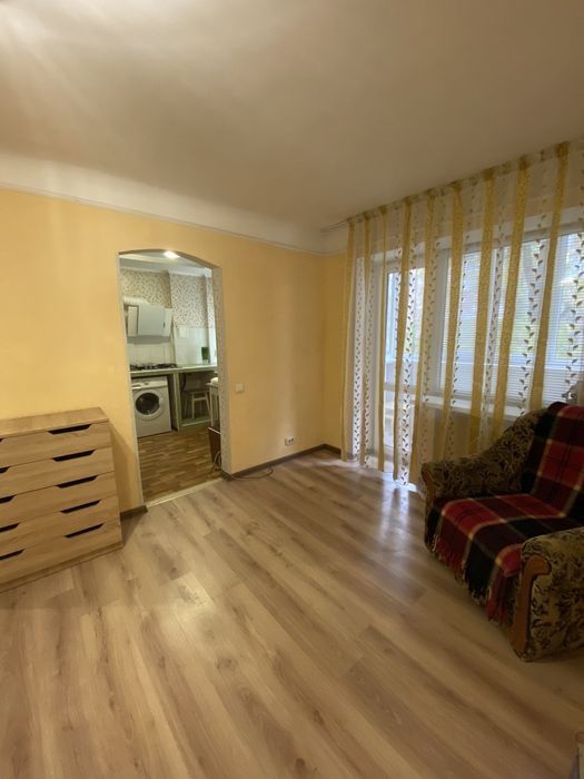 3 этаж. Газ. Улица Новодарницкая, 32.Продам 1 комн. кв.