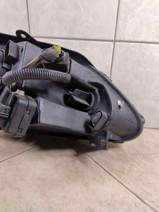 Volkswagen VW Fox 03-11 lampa reflektor Europa lewy przód wysyłka