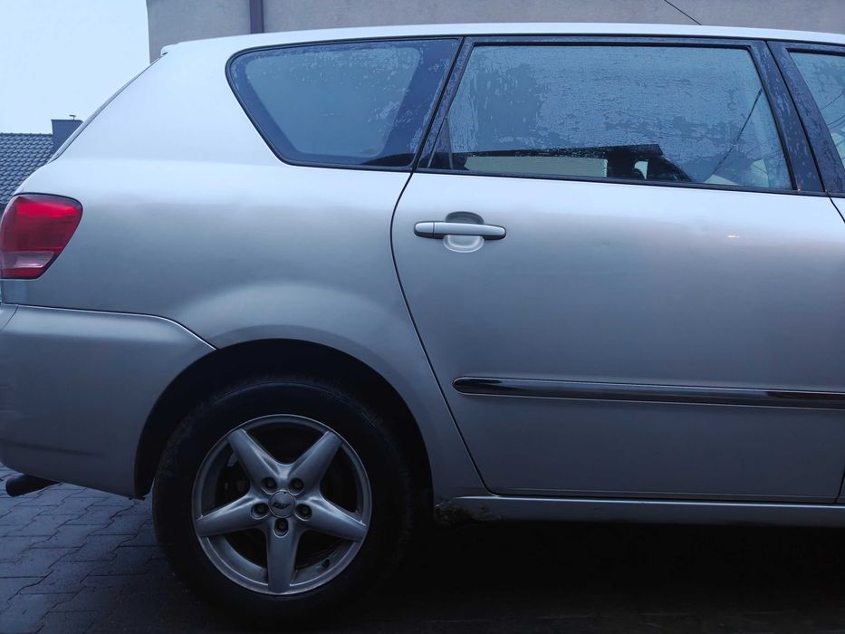 Toyota Avensis Verso klimatyzacja hak