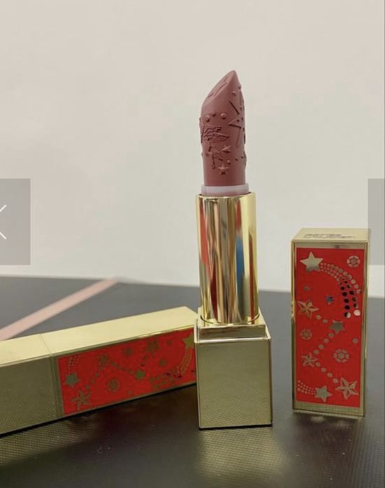 Помада Estee lauder