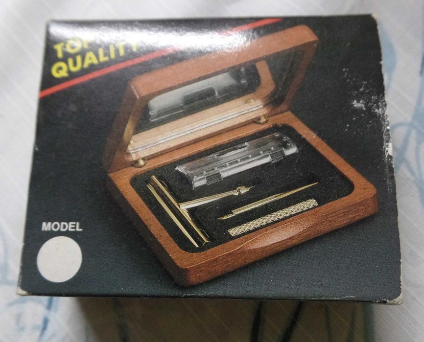 Estojo de viagem com Gillette (69)