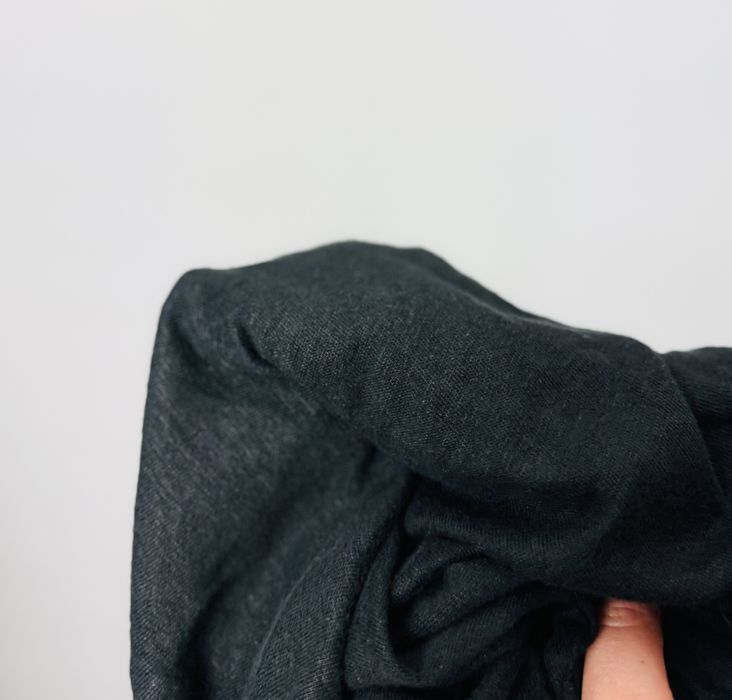 Czarny t‑shirt z dekoltem V XS 34