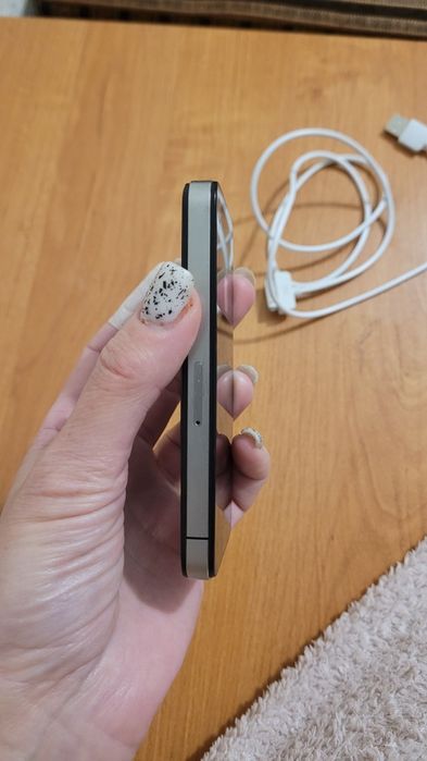 iPhone 4.модель А1332