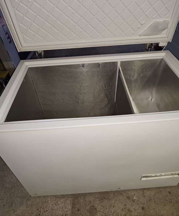 Продам морозильну ларь