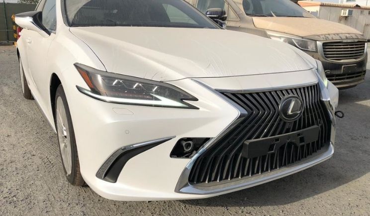 Решетка радиатора Lexus ES 350/300/250 2018-2026 год оригинал Лексус