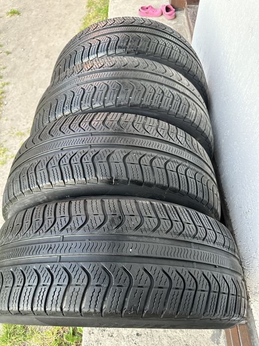 Шини Pirelli 205/55 R16!    Є 2 ШТ