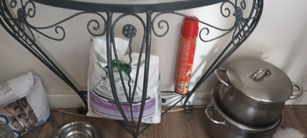 Mesinha com tampo de vidro