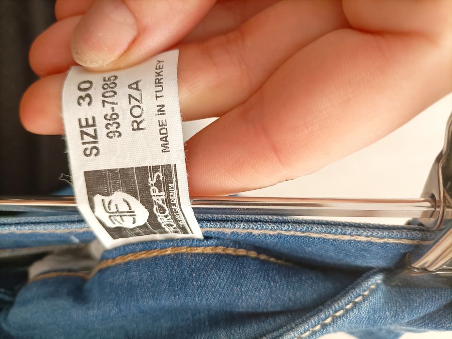 Nowe spodnie jeansowe z wysokim stanem dopasowane S/36 niebieskie
