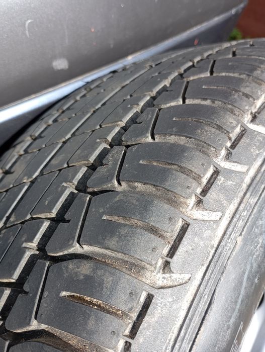 Тойота авенсіс,1.6, бензин