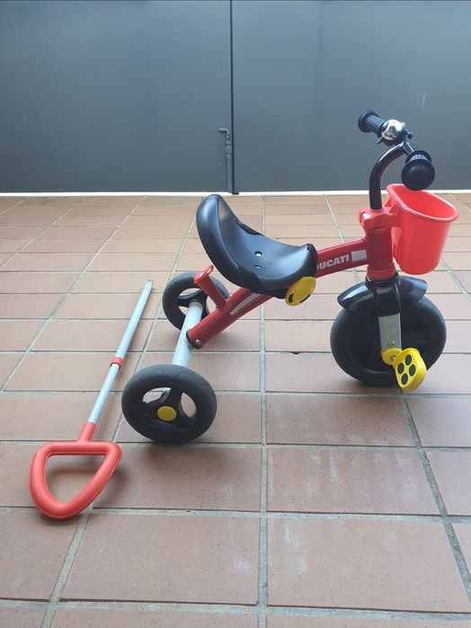 Triciclo Chico Ducati