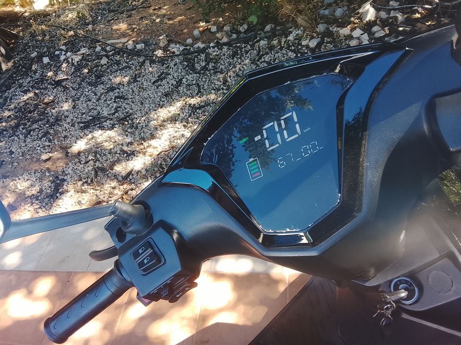 Moto eletrônica, 5 meses de uso .