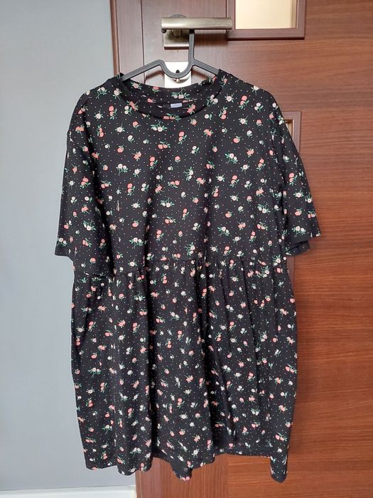 Urocza sukienka w kwiatki H&M