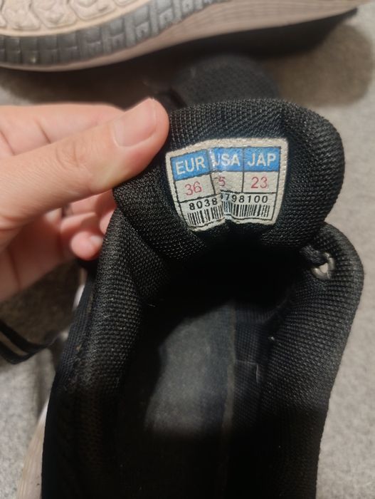 Кросовки женские 36р