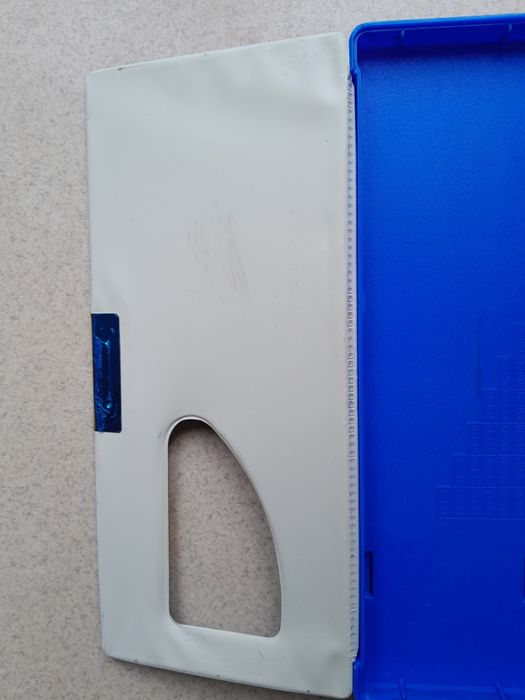 Пенал пластмассовый для школьников