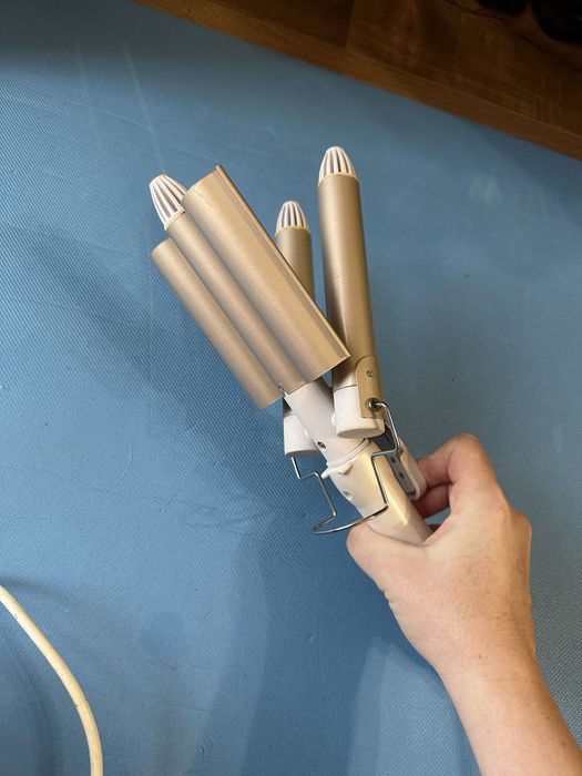 Плойка для волосся  Gemei, на три хвилі.