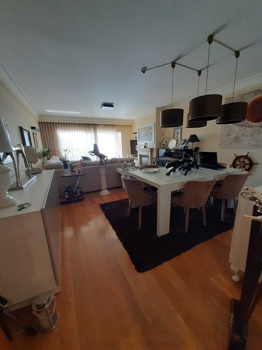 Cavalo Lusitano peça decorativa com 58 cm altura.