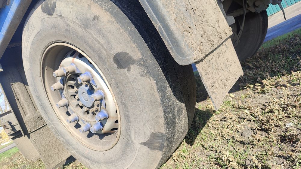 Продам отличный прицеп зерновоз