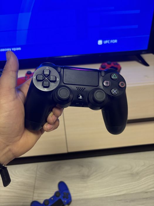 Продам джойстики PlayStation 4 (DualShock 4)