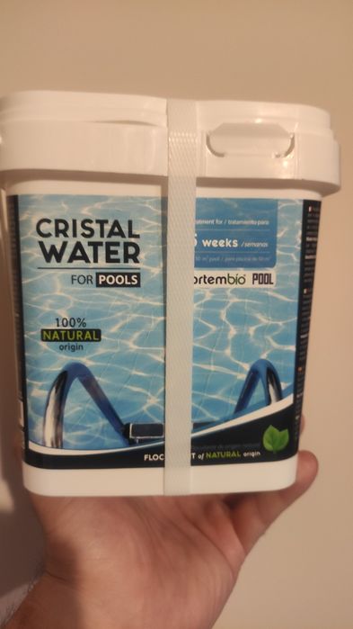 Śródek do uzdatniania wody w basenie