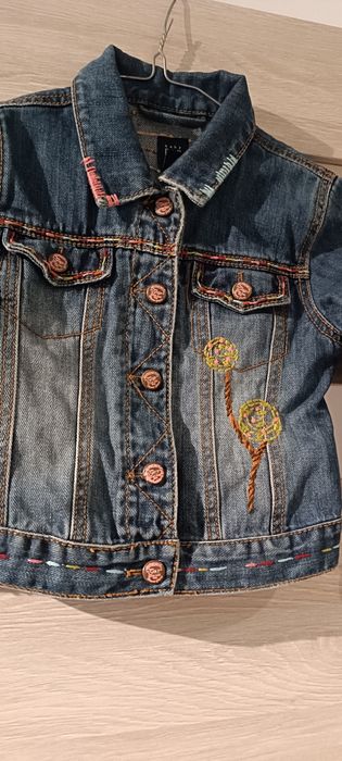 Kurtka firmowa GAP z haftem dla dziewczynki