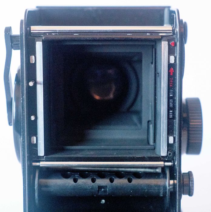 YASHICA MAT 124G - klasyczny średni format + piękne skórzane etui