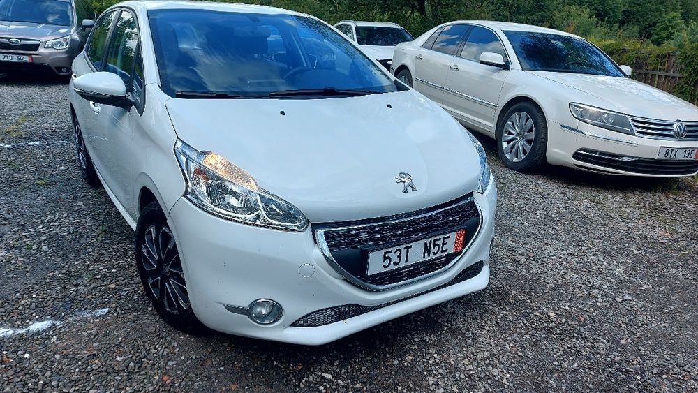 Peugeot 208 1.2i wszystkie części
