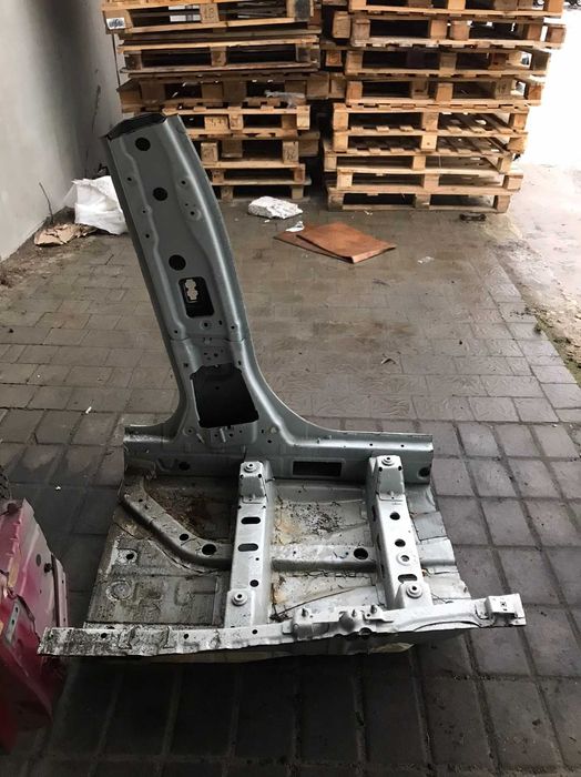 БМВ Х3 поріг стійка центральна ліва X3 G01 разборка BMW шрот запчасти