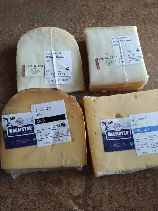 Голландский сыр,  шоколад, латте, оливковое масло