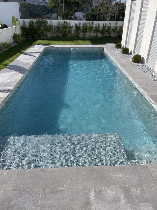 Manutenção e limpeza de piscinas